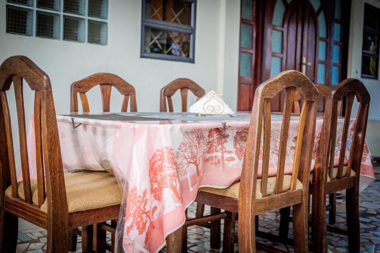 Sonja'S Guesthouse Zanderij Экстерьер фото