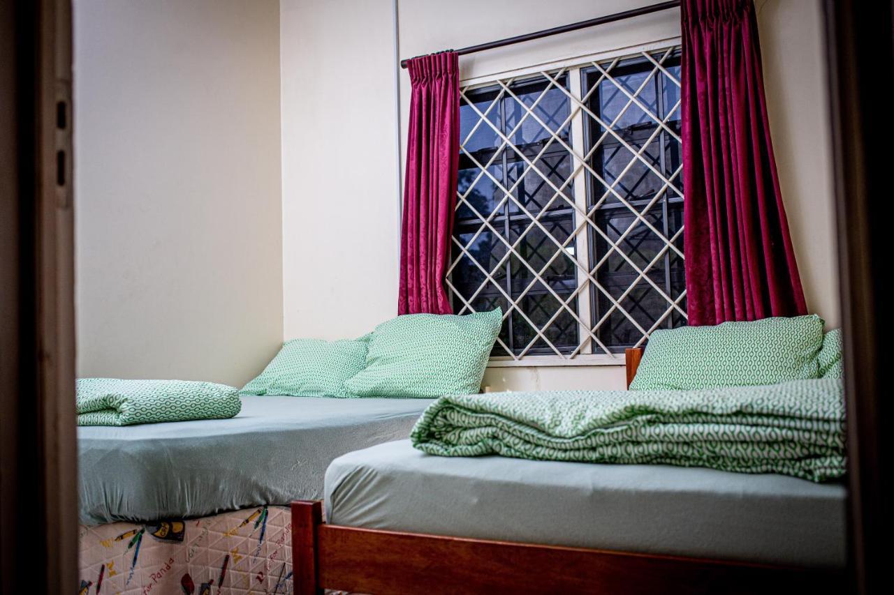Sonja'S Guesthouse Zanderij Экстерьер фото
